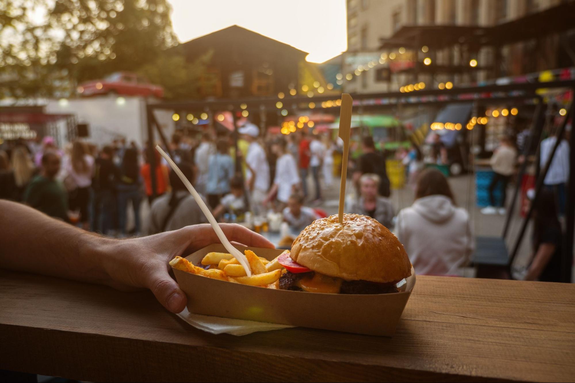 hamburger and fries
©Yekatseryna Netuk